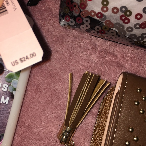 Goodie bundle from Bath & Body Works and VS - Picture 7 of 7